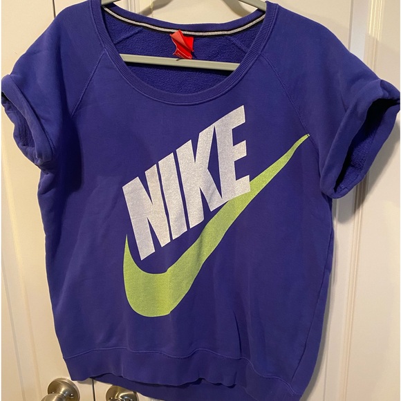 NIKE Short Sleeve Sweatshirt Size XL - Picture 1 of 4